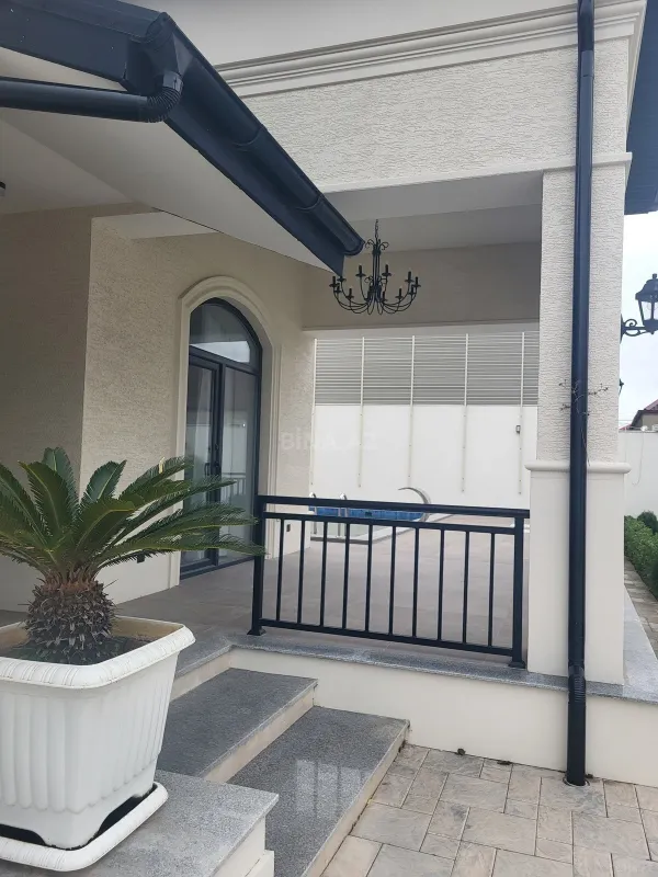 Satılır 4 otaqlı həyət evi 178 m²