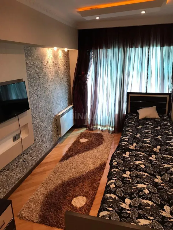 Satılır 3 otaqlı mənzil 110 m²