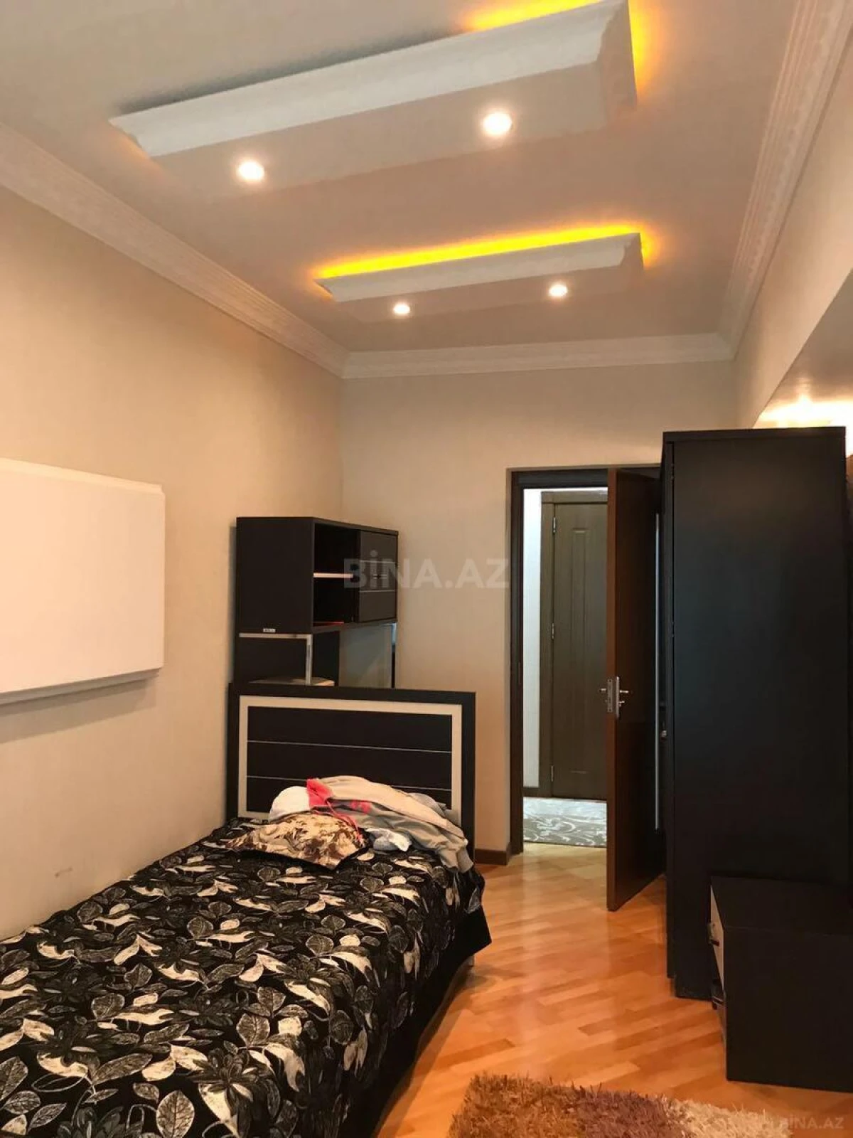 Satılır 3 otaqlı mənzil 110 m²