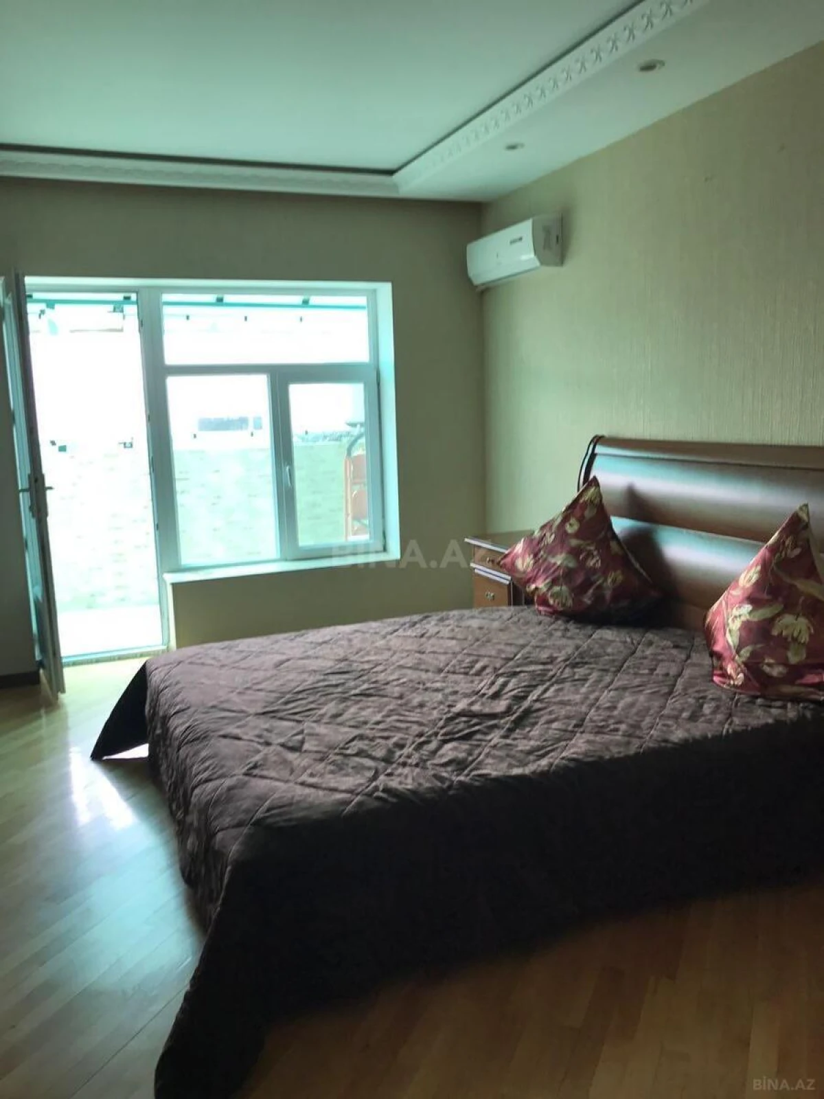 Satılır 3 otaqlı mənzil 110 m²