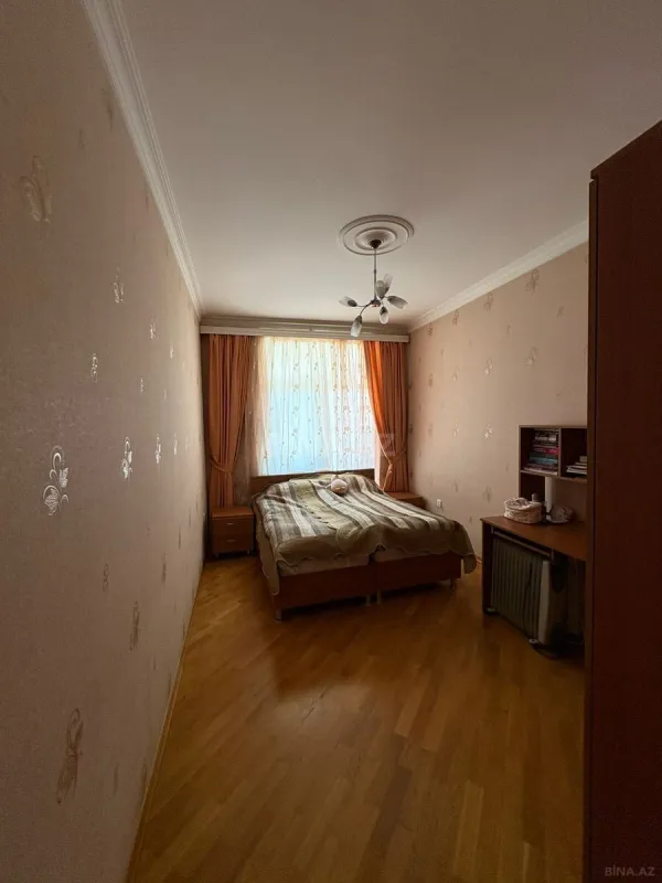 Satılır 3 otaqlı mənzil 115 m²