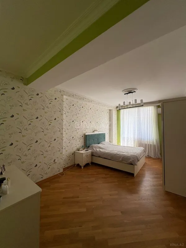 Satılır 3 otaqlı mənzil 115 m²