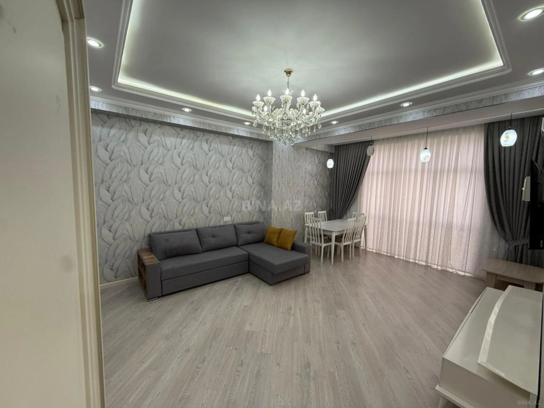 Kirayə verilir 3 otaqlı mənzil 130 m²