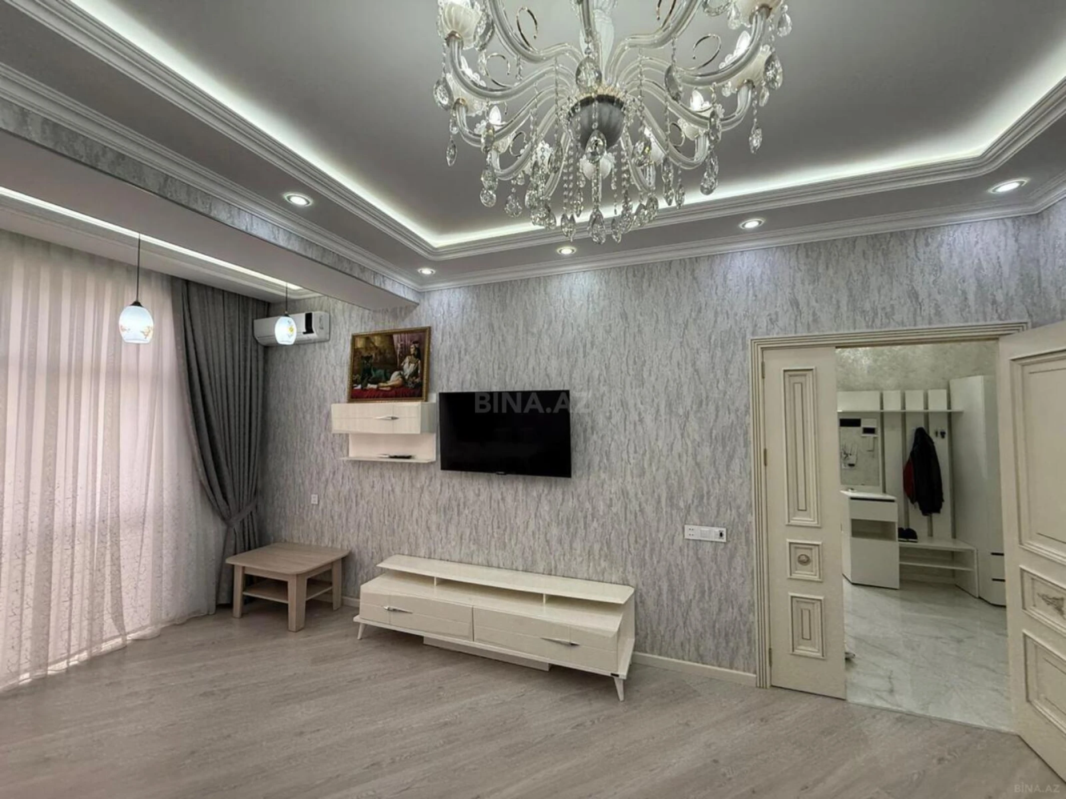 Kirayə verilir 3 otaqlı mənzil 130 m²