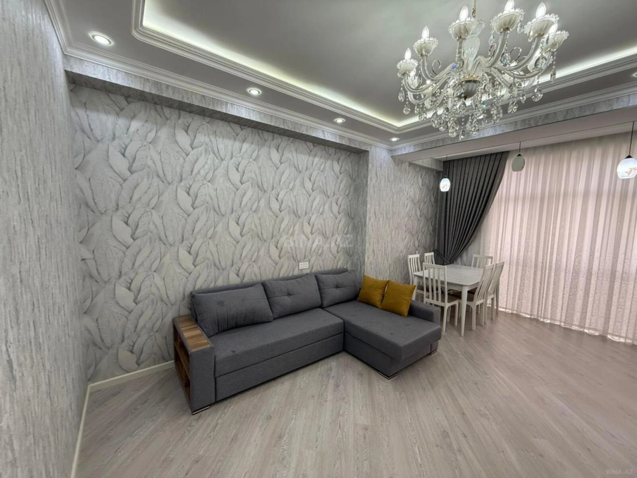 Kirayə verilir 3 otaqlı mənzil 130 m²