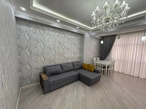 Kirayə verilir 3 otaqlı mənzil 130 m²