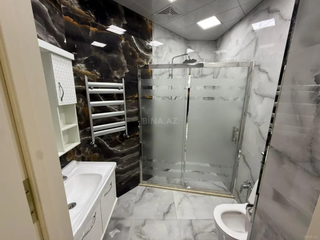 Kirayə verilir 3 otaqlı mənzil 130 m²