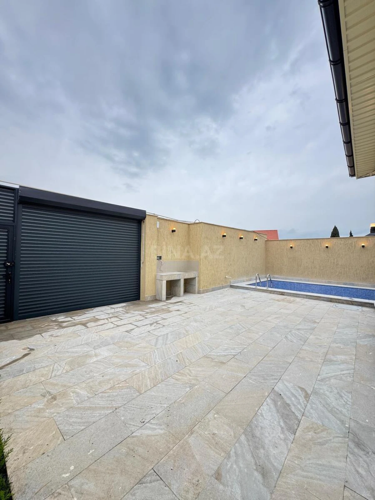 Satılır 4 otaqlı həyət evi 140 m²