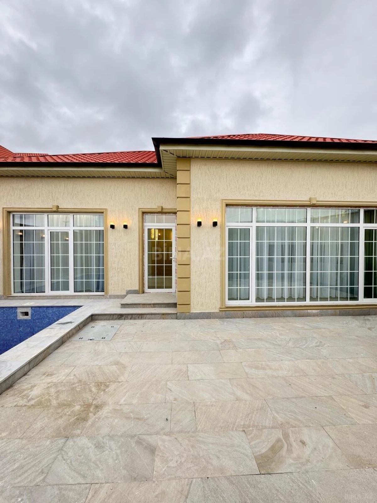 Satılır 4 otaqlı həyət evi 140 m²