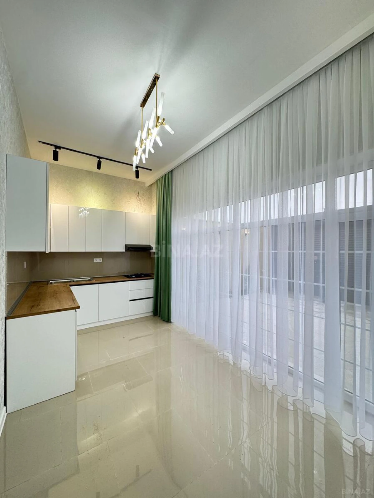 Satılır 4 otaqlı həyət evi 140 m²