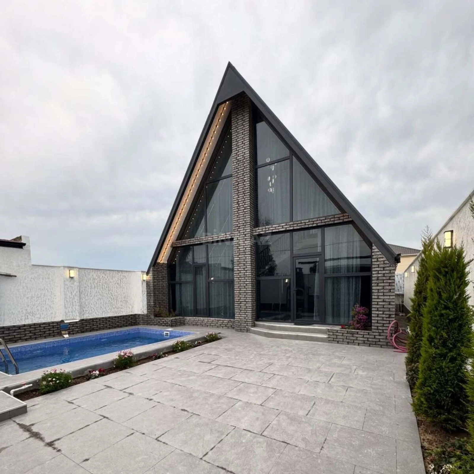 Satılır 4 otaqlı həyət evi 130 m²