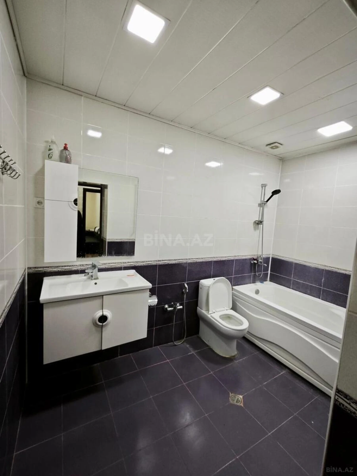 Satılır 2 otaqlı mənzil 105 m²