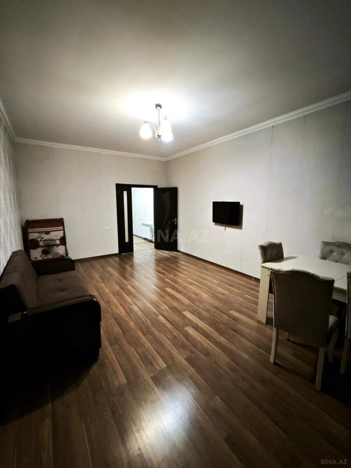 Satılır 2 otaqlı mənzil 105 m²