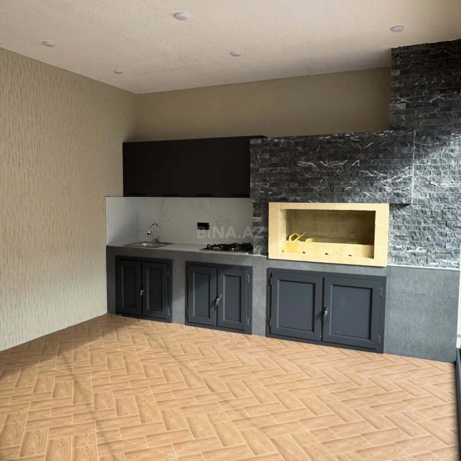 Satılır 4 otaqlı həyət evi 160 m²