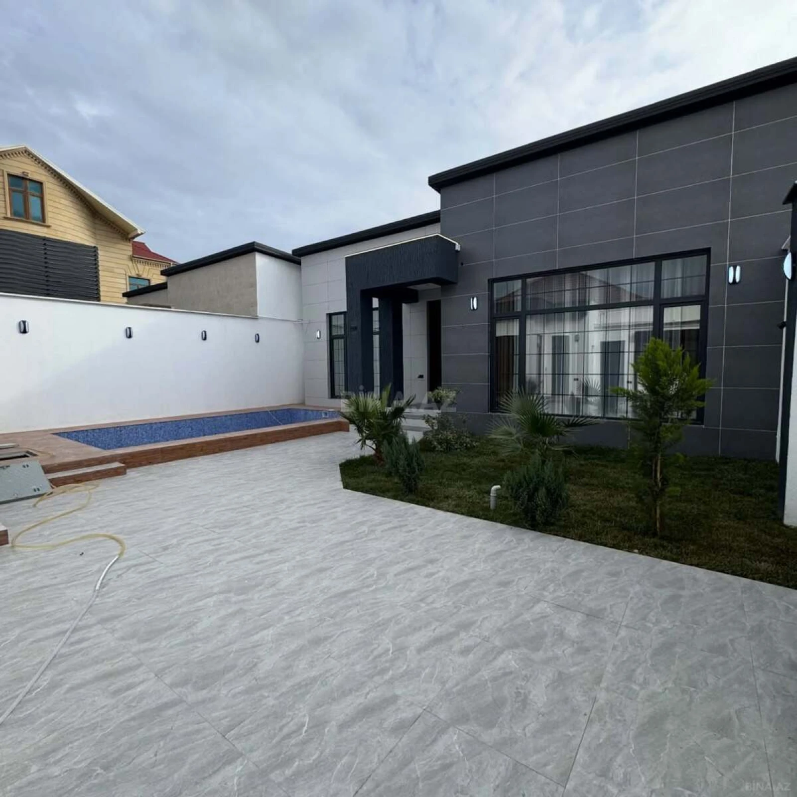 Satılır 4 otaqlı həyət evi 160 m²