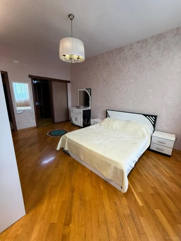 Kirayə verilir 3 otaqlı mənzil 140 m²