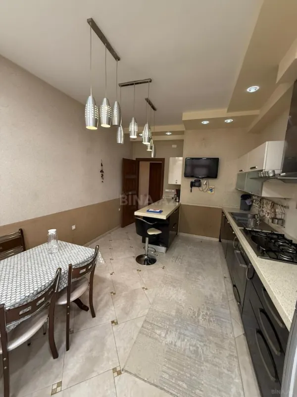 Kirayə verilir 3 otaqlı mənzil 140 m²