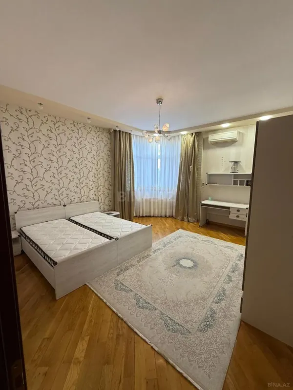 Kirayə verilir 3 otaqlı mənzil 140 m²