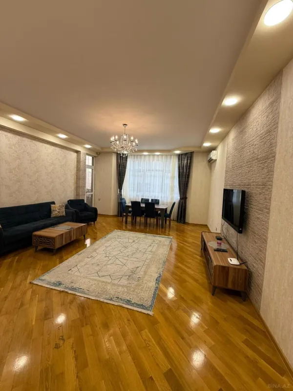 Kirayə verilir 3 otaqlı mənzil 140 m²