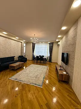 Kirayə verilir 3 otaqlı mənzil 140 m²