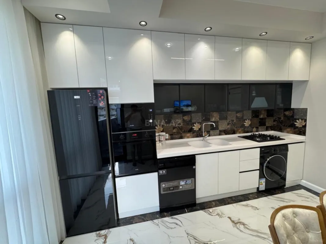 Kirayə verilir 3 otaqlı mənzil 110 m²