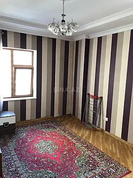 Satılır 3 otaqlı mənzil 130 m²