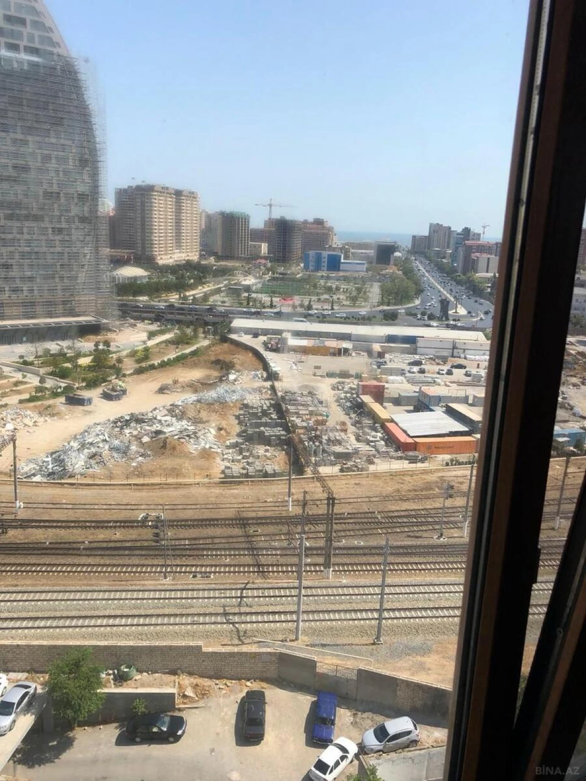 Satılır 3 otaqlı mənzil 130 m²