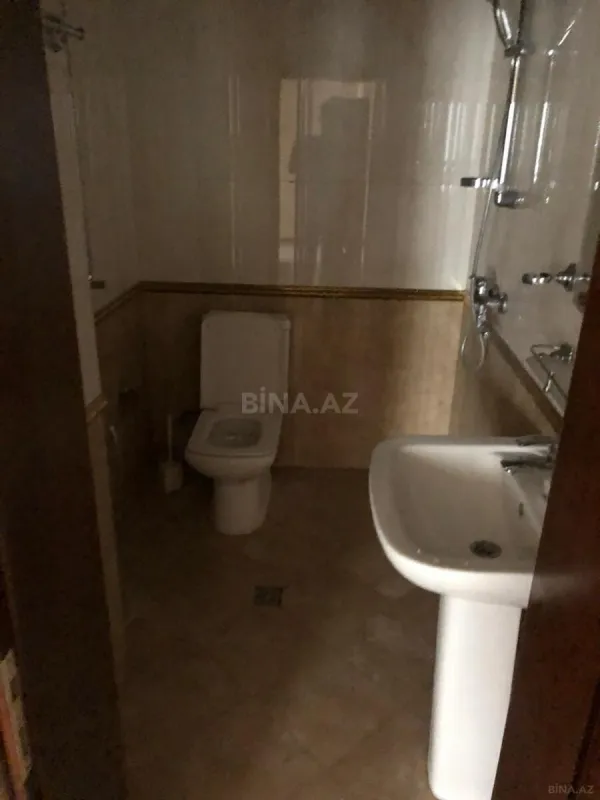 Satılır 3 otaqlı mənzil 130 m²
