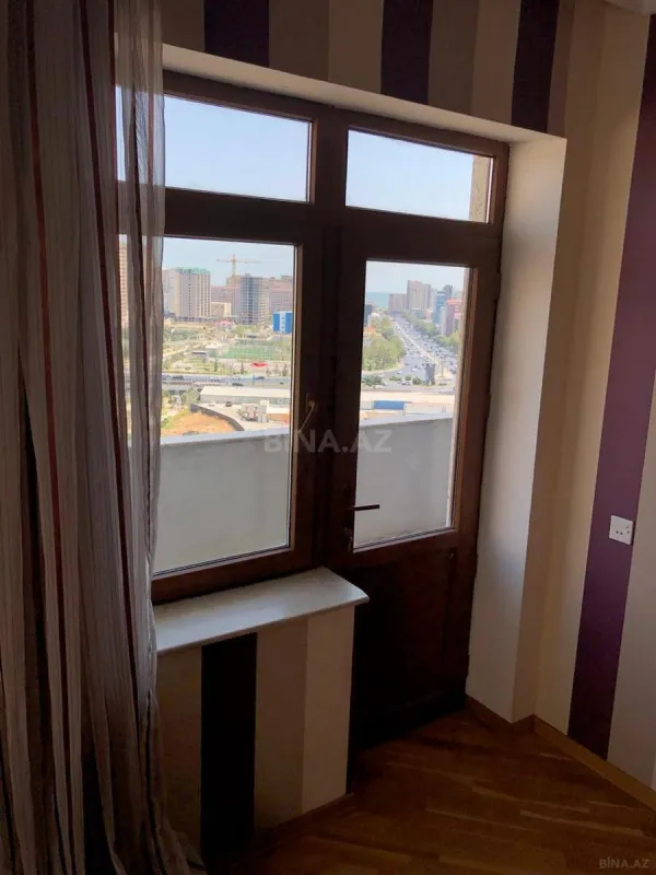 Satılır 3 otaqlı mənzil 130 m²