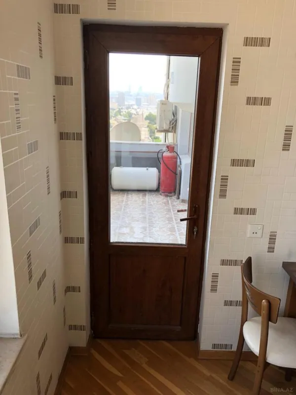 Satılır 3 otaqlı mənzil 130 m²