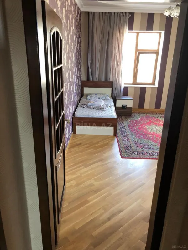 Satılır 3 otaqlı mənzil 130 m²