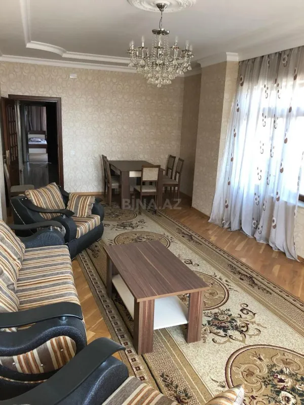 Satılır 3 otaqlı mənzil 130 m²