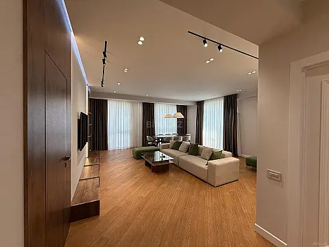 Kirayə verilir 3 otaqlı mənzil 130 m²