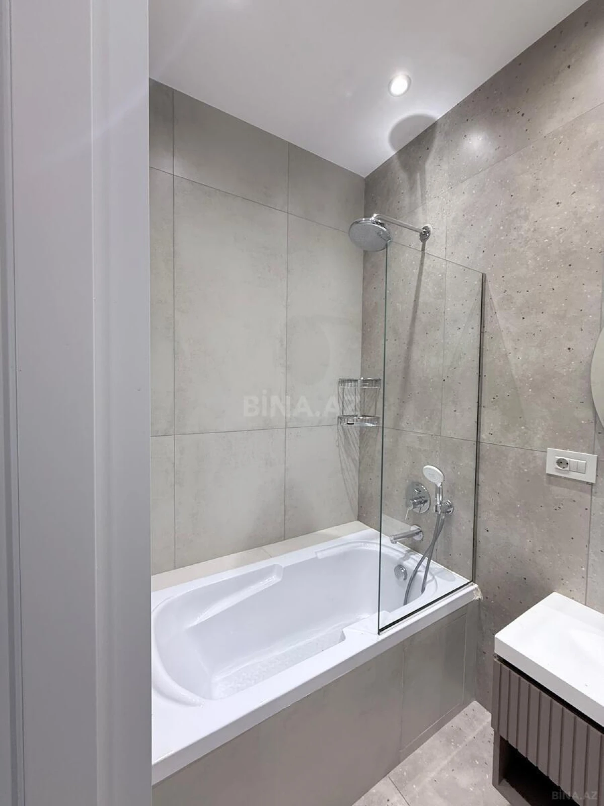 Kirayə verilir 3 otaqlı mənzil 130 m²