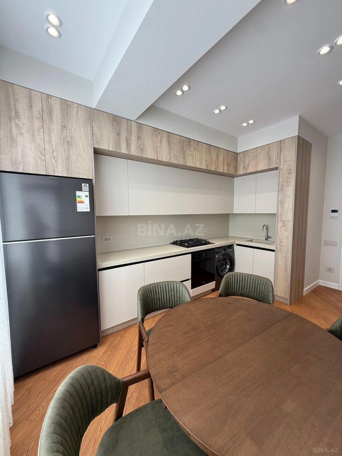 Kirayə verilir 3 otaqlı mənzil 130 m²