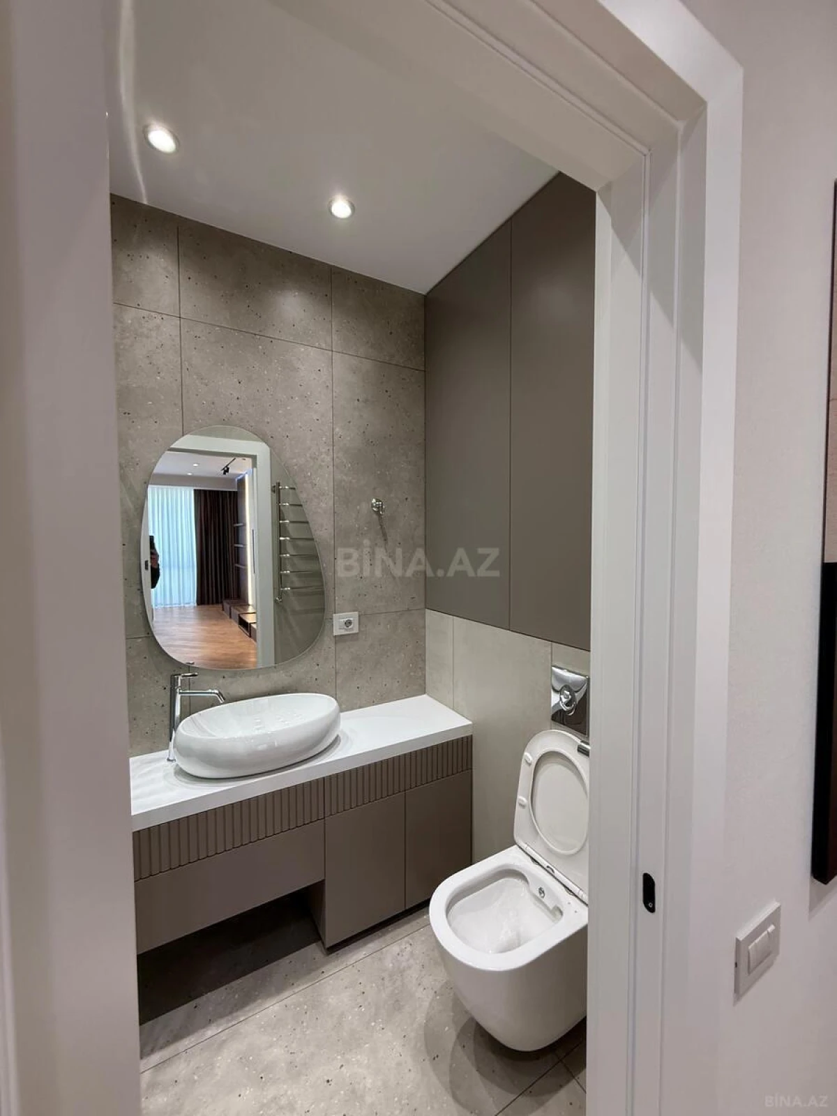 Kirayə verilir 3 otaqlı mənzil 130 m²