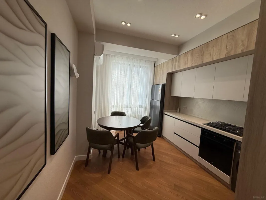 Kirayə verilir 3 otaqlı mənzil 130 m²