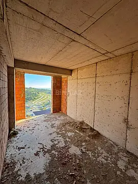 Satılır 2 otaqlı mənzil 83 m²