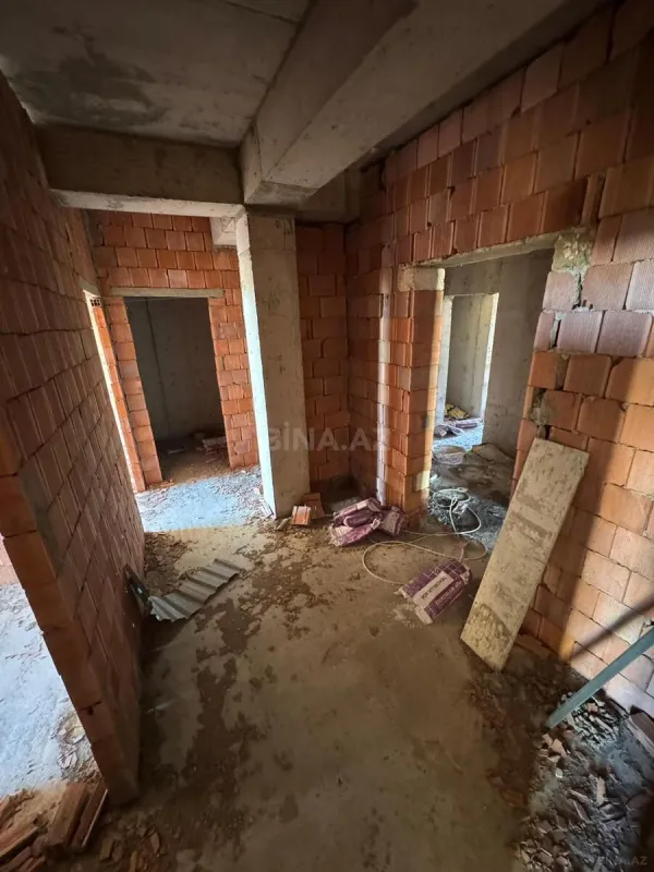 Satılır 2 otaqlı mənzil 83 m²