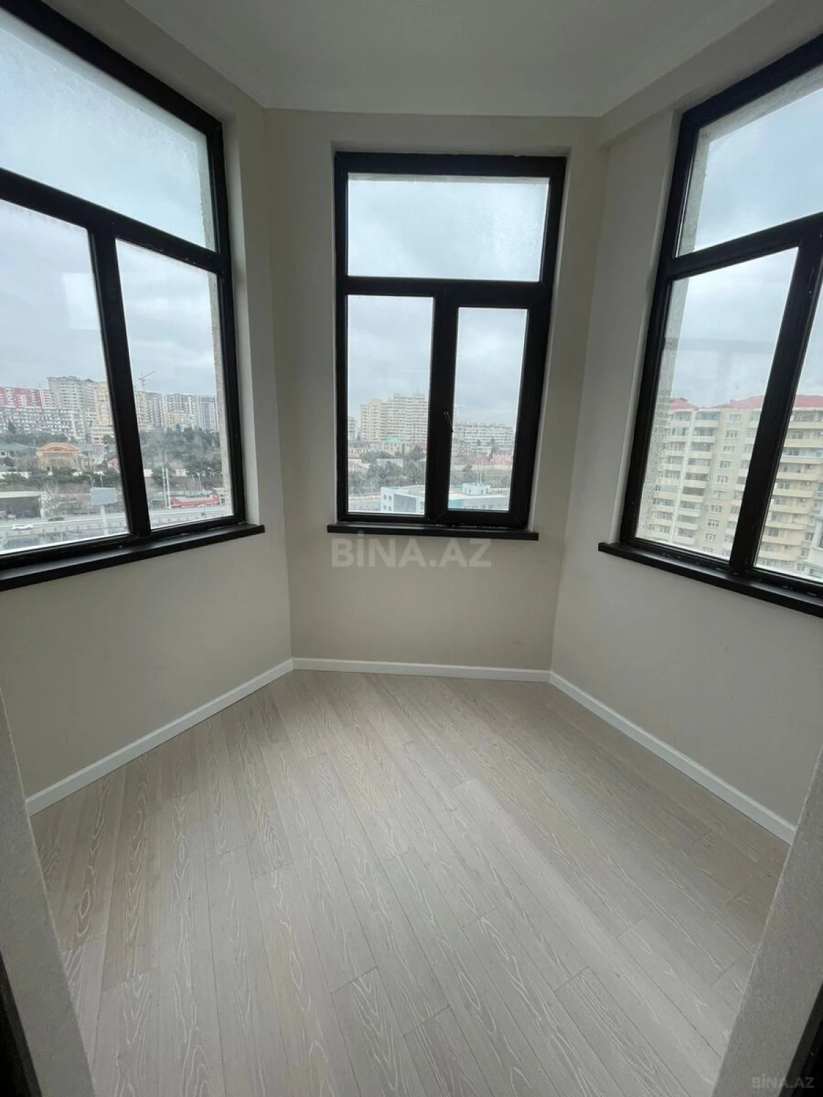Kirayə verilir 2 otaqlı mənzil 95 m²