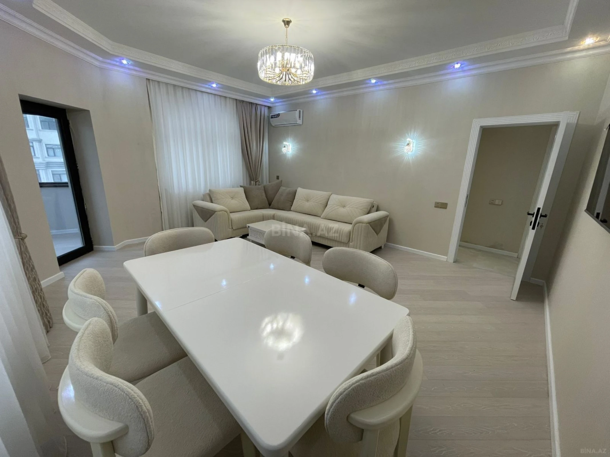 Kirayə verilir 2 otaqlı mənzil 95 m²