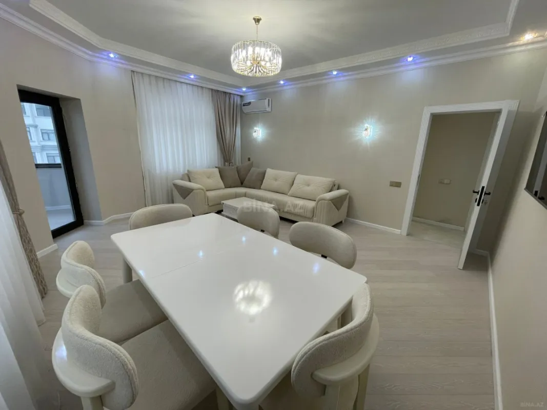 Kirayə verilir 2 otaqlı mənzil 95 m²