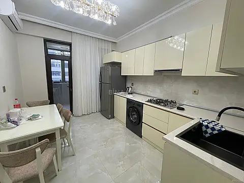 Kirayə verilir 2 otaqlı mənzil 95 m²