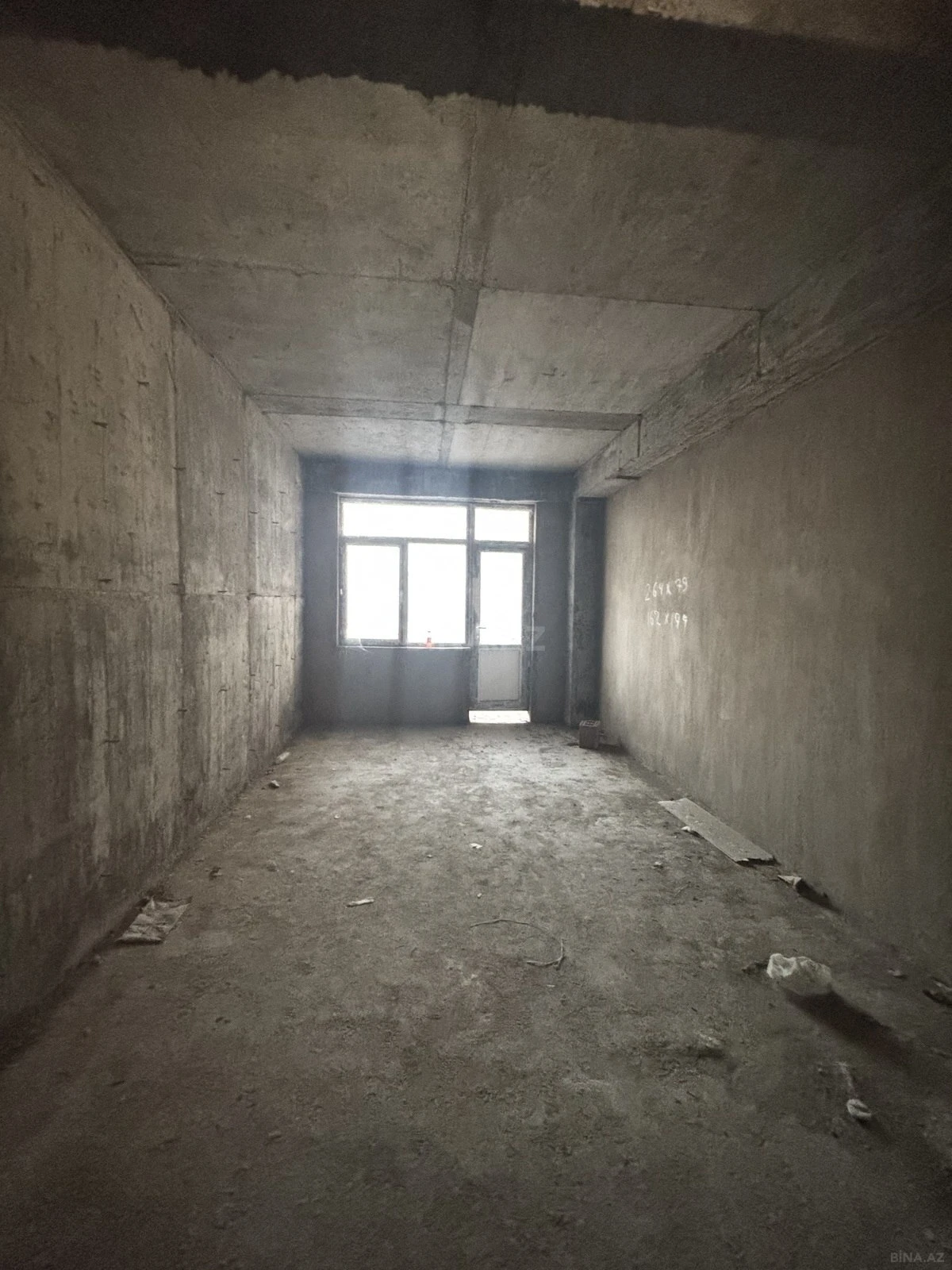 Satılır 3 otaqlı mənzil 134 m²