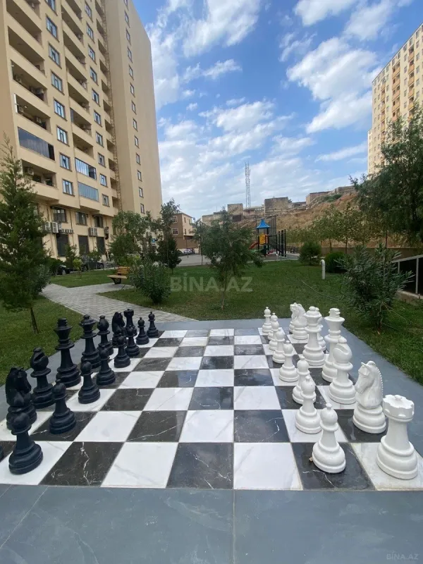 Satılır 3 otaqlı mənzil 134 m²