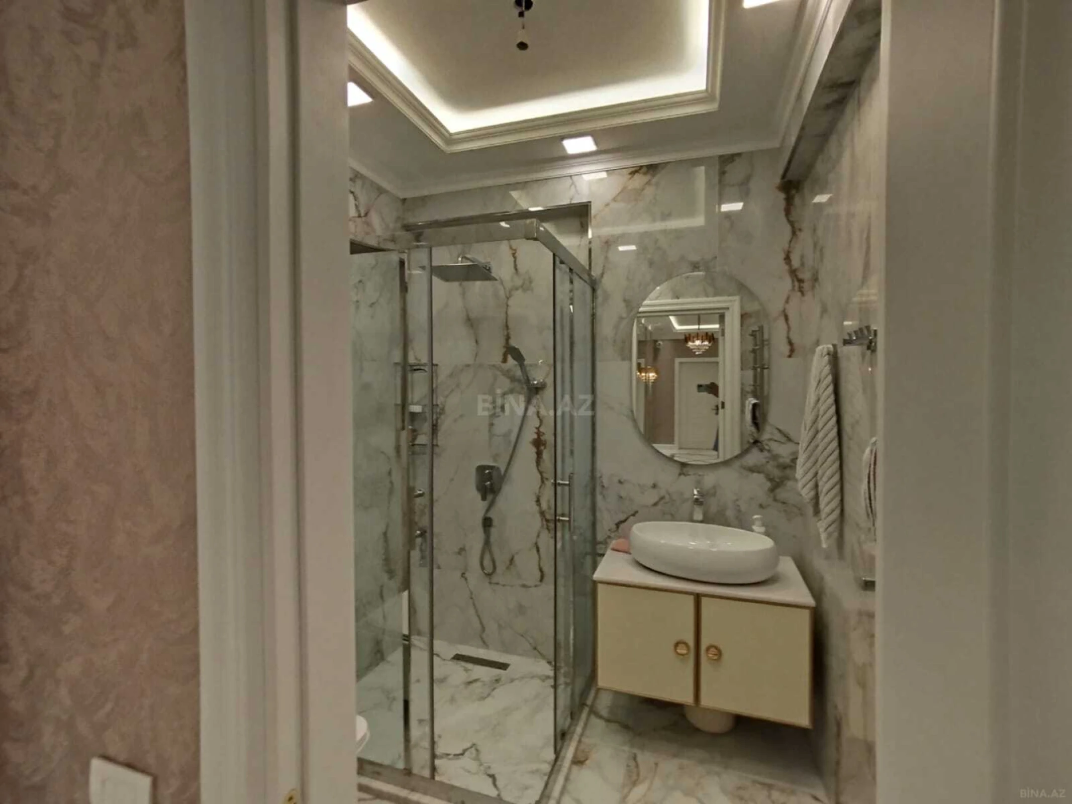 Kirayə verilir 3 otaqlı mənzil 150 m²