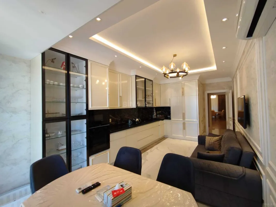 Kirayə verilir 3 otaqlı mənzil 150 m²