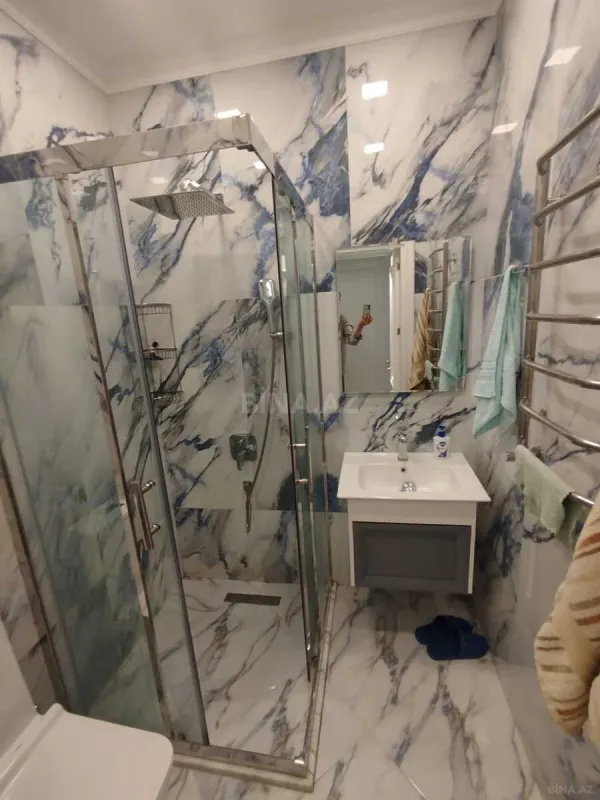 Kirayə verilir 3 otaqlı mənzil 150 m²