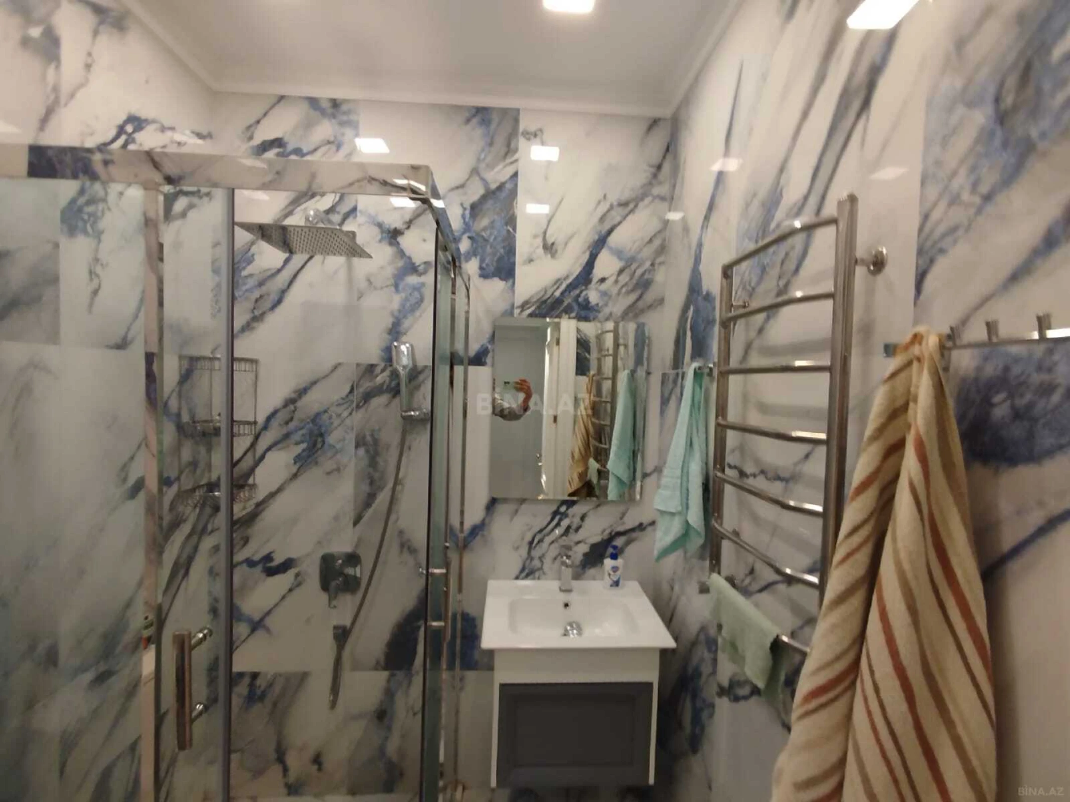 Kirayə verilir 3 otaqlı mənzil 150 m²