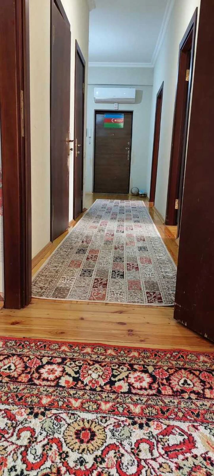 Satılır 2 otaqlı mənzil 93 m²